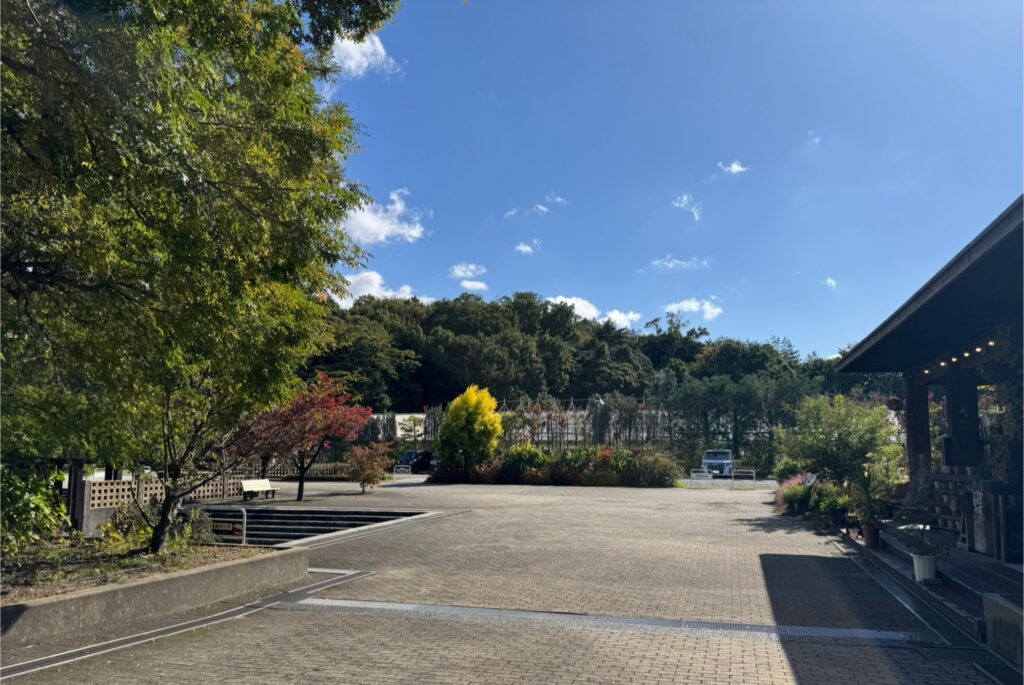 青空と緑が気持ちいいお店の周辺