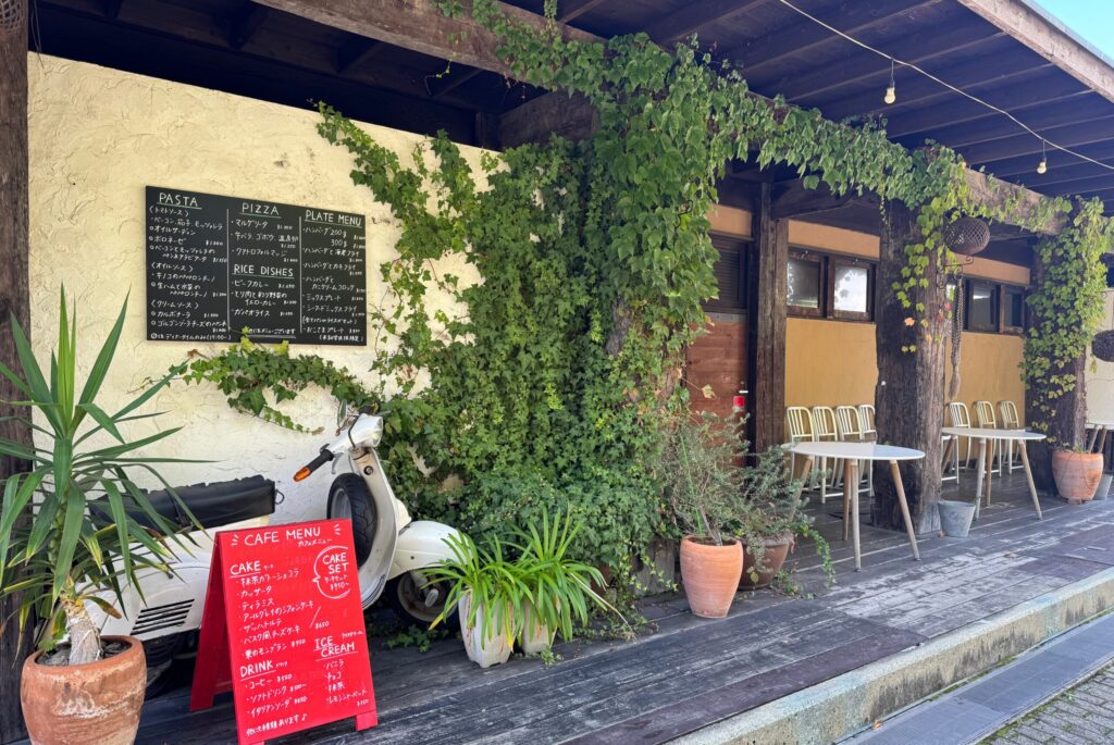 お店の入口付近の外観