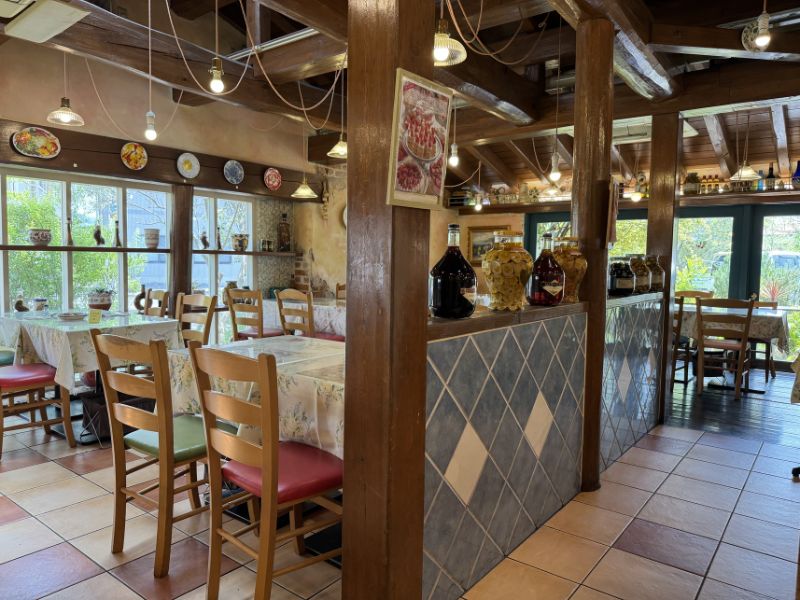 ルイジアナ・ママ京田辺店の可愛らしい店内