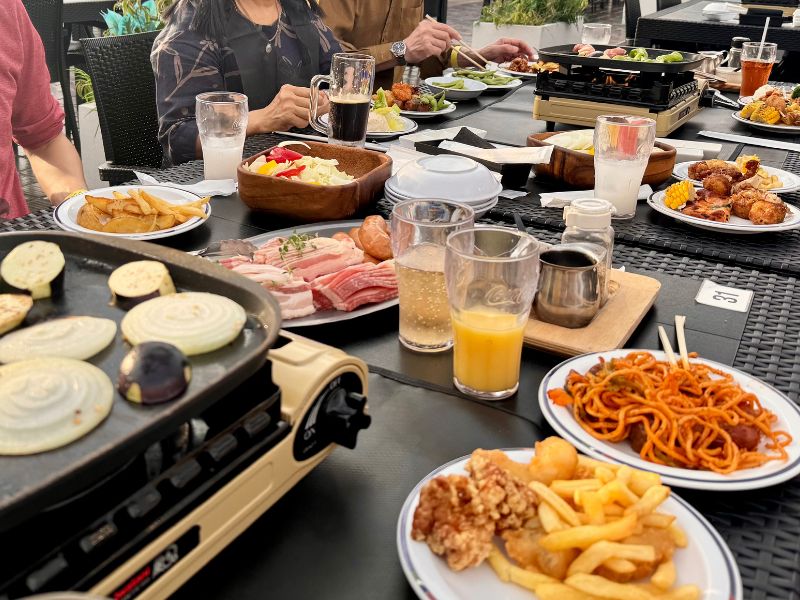 京都高島屋S.C.屋上ビアガーデンのバーベキューとビュッフェ料理